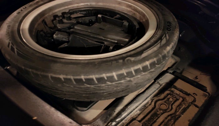 2011 Mercedes Benz E Class 200 ELEGANCE, Petrol, Automatic, 94,059 km, tyre