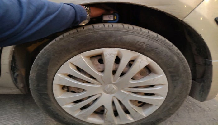 2015 Maruti Ertiga VXI CNG, Petrol, Manual, 2,67,006 km, tyre