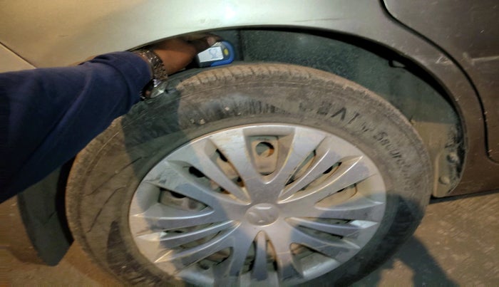 2015 Maruti Ertiga VXI CNG, Petrol, Manual, 2,67,006 km, tyre