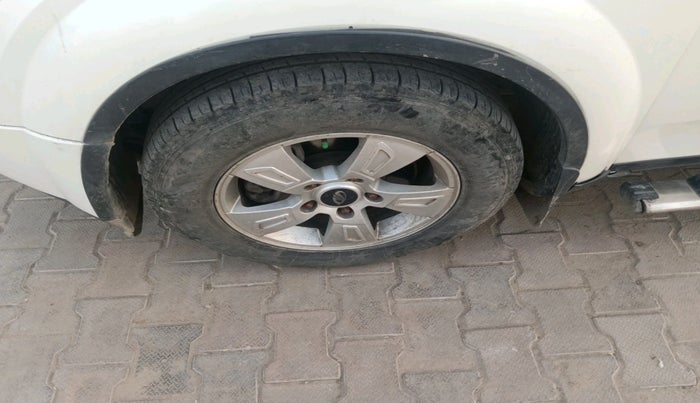 2012 Mahindra XUV500 W8, Diesel, Manual, 90,248 km, tyre