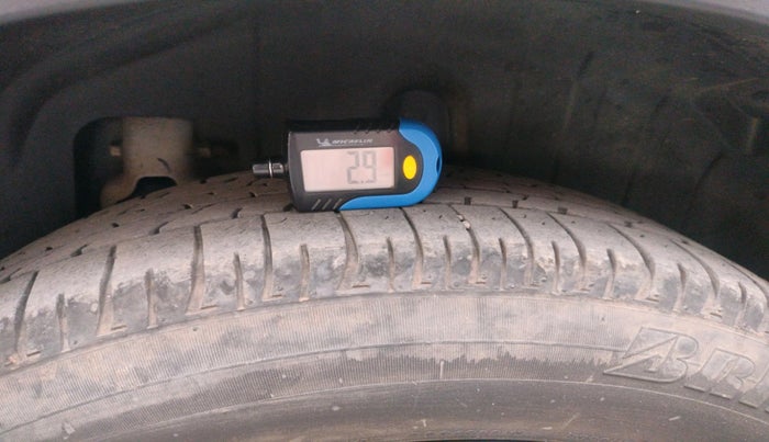 2023 Mahindra XUV300 W6 1.2 PETROL AMT, Petrol, Automatic, 31,510 km, tyre