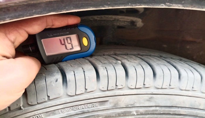 2014 Maruti Ertiga VXI, Petrol, Manual, 1,18,259 km, tyre