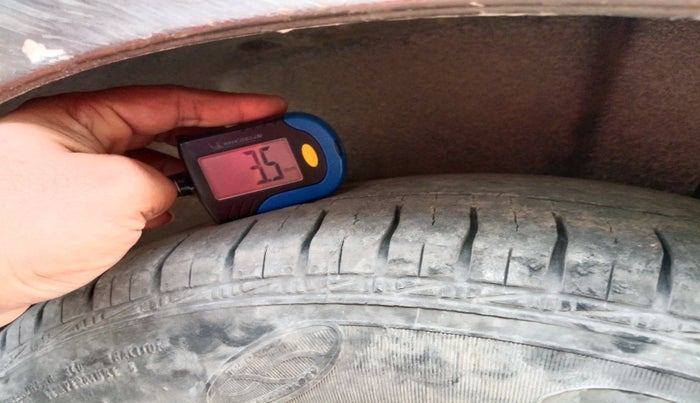 2014 Maruti Ertiga VXI, Petrol, Manual, 1,18,259 km, tyre