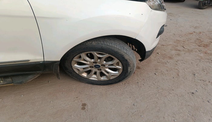 2014 Ford Ecosport TITANIUM 1.5L DIESEL, Diesel, Manual, 1,38,358 km, tyre