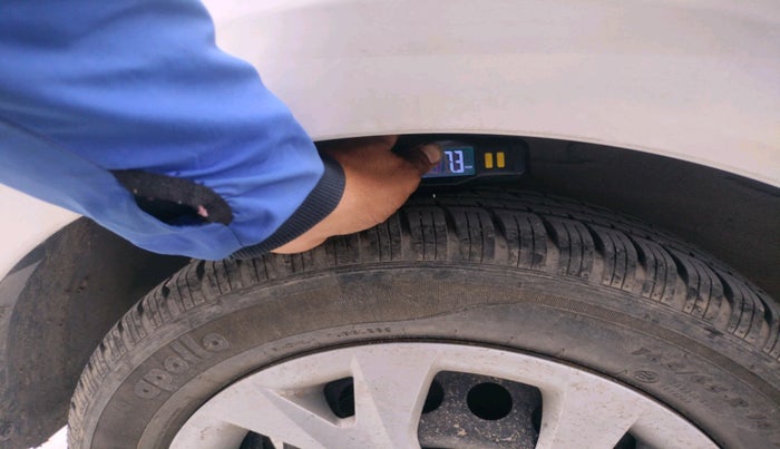 2015 Hyundai Grand i10 SPORTZ 1.2 KAPPA VTVT, Petrol, Manual, 37,073 km, tyre