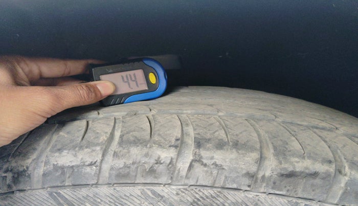 2012 Audi Q5 2.0 TDI QUATTRO, Diesel, Automatic, 1,71,410 km, tyre