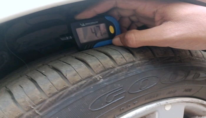 2014 Hyundai Xcent SX 1.2, Petrol, Manual, 55,300 km, tyre