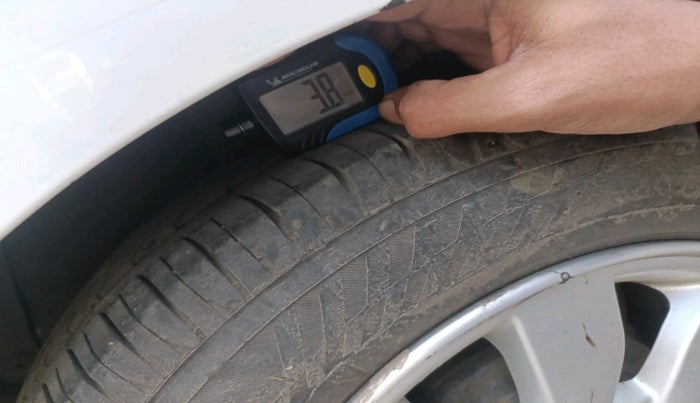 2014 Hyundai Xcent SX 1.2, Petrol, Manual, 55,300 km, tyre