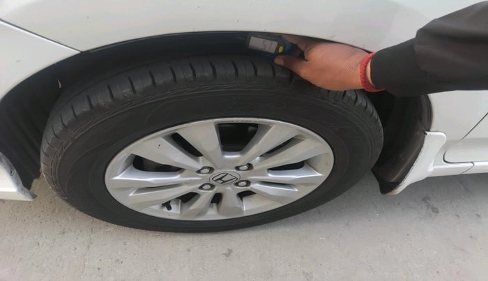 2012 Honda City 1.5L I-VTEC V MT, Petrol, Manual, 1,72,133 km, tyre