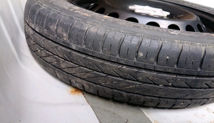 2014 Hyundai Xcent S (O) 1.2, Petrol, Manual, 84,632 km, tyre