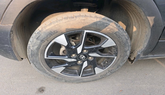 2022 Tata PUNCH CREATIVE  MT, Petrol, Manual, 31,934 km, tyre