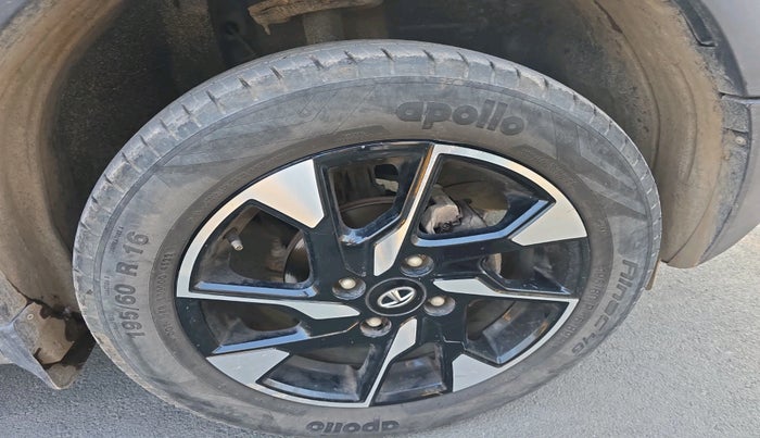 2022 Tata PUNCH CREATIVE  MT, Petrol, Manual, 31,934 km, tyre