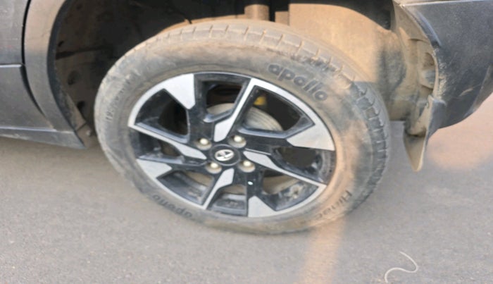 2022 Tata PUNCH CREATIVE  MT, Petrol, Manual, 31,934 km, tyre