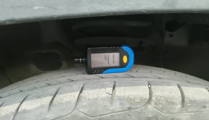 2023 Hyundai Creta E 1.5 PETROL, Petrol, Manual, 93,977 km, tyre