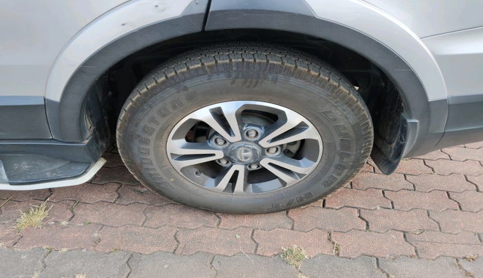 2018 Tata Hexa XM 4X2 7 STR, Diesel, Manual, 69,357 km, tyre