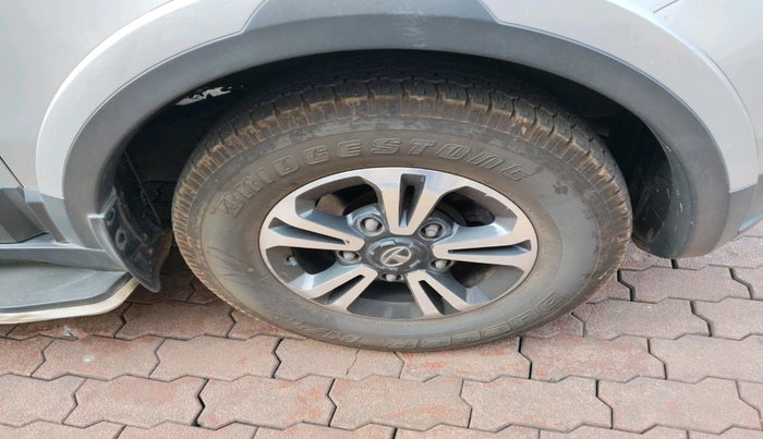 2018 Tata Hexa XM 4X2 7 STR, Diesel, Manual, 69,357 km, tyre