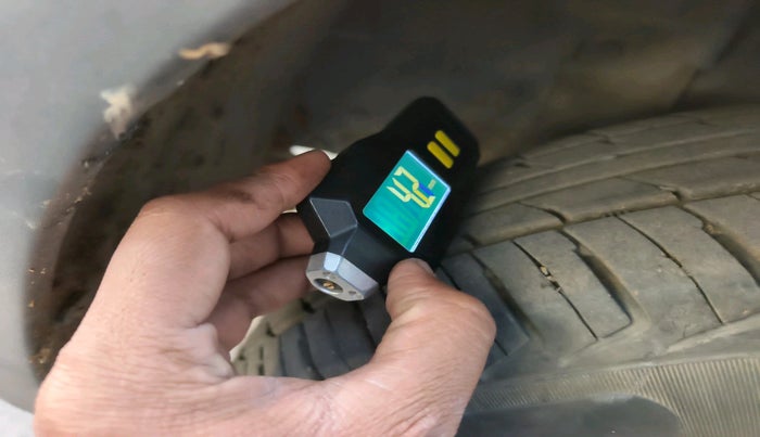 2017 Renault Kwid RXT 0.8, Petrol, Manual, 47,438 km, tyre