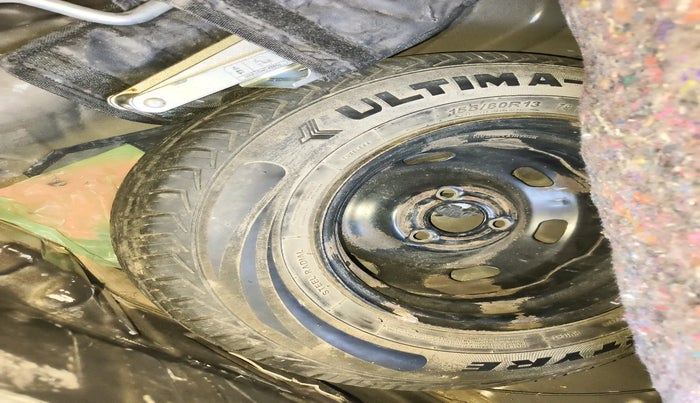 2017 Renault Kwid RXT 0.8, Petrol, Manual, 47,438 km, tyre