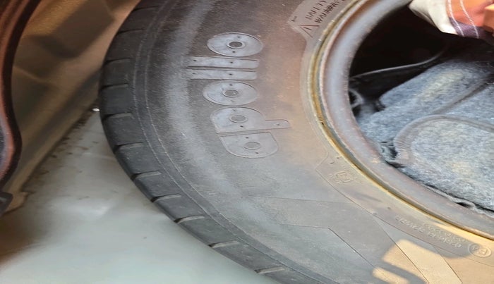 2021 Hyundai VENUE S+ 1.2, Petrol, Manual, 66,967 km, tyre