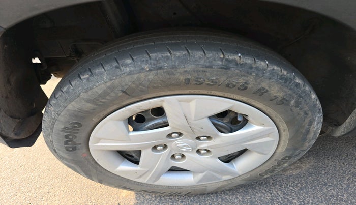 2021 Hyundai VENUE S+ 1.2, Petrol, Manual, 66,967 km, tyre