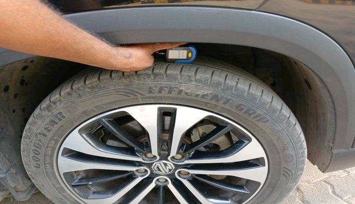 2021 MG HECTOR PLUS SHARP 1.5 PETROL TURBO HYBRID MT 6-STR, Petrol, Manual, 24,916 km, tyre