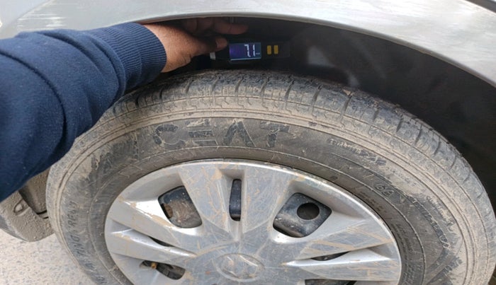 2013 Maruti Swift Dzire VXI, Petrol, Manual, 38,015 km, tyre