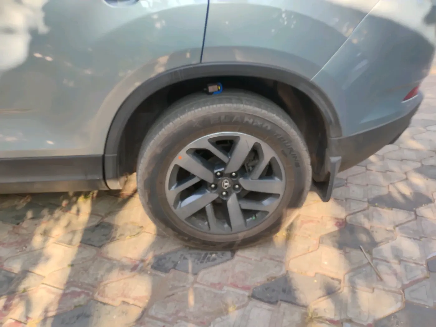 2021 Tata Safari XZA PLUS 6S ADVENTURE, Diesel, Automatic, 62,421 km, tyre