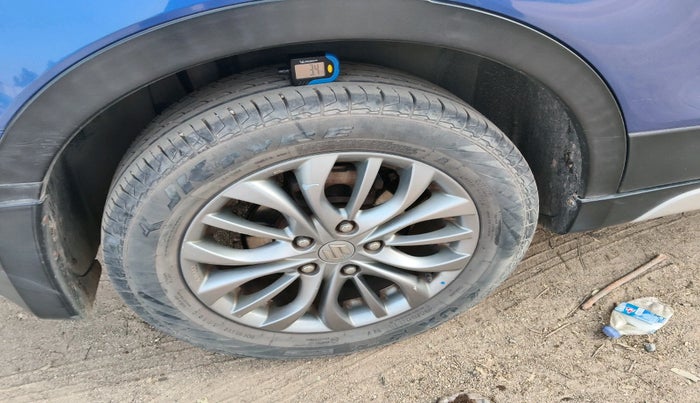 2017 Maruti S Cross ZETA 1.3, Diesel, Manual, 1,08,783 km, tyre