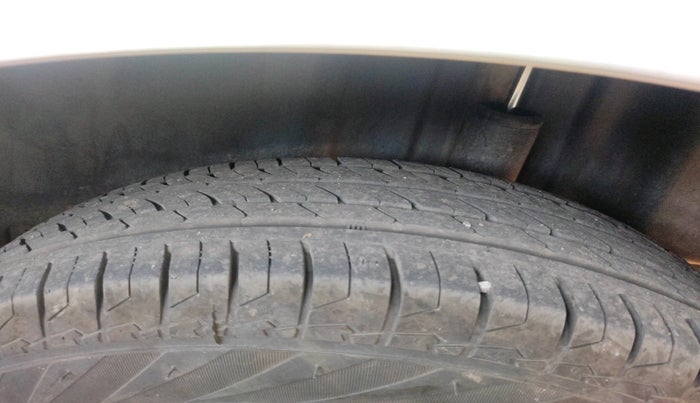 2011 Volkswagen Vento TRENDLINE DIESEL 1.6, Diesel, Manual, 1,26,781 km, tyre