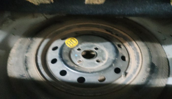 2015 Maruti Swift ZDI, Diesel, Manual, 2,11,539 km, tyre