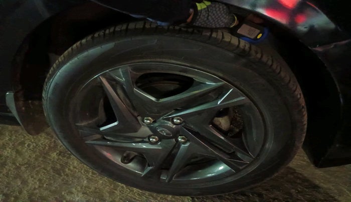 2021 Hyundai NEW I20 SPORTZ 1.2 MT, Petrol, Manual, 60,997 km, tyre