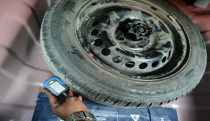 2016 Hyundai Xcent S 1.2, Petrol, Manual, 21,680 km, tyre