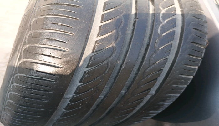 2017 Ford Ecosport AMBIENTE 1.5L DIESEL, Diesel, Manual, 1,02,393 km, tyre