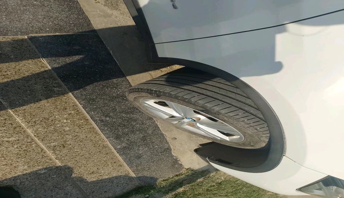 2017 BMW X1 sDrive 20d Expedition, Diesel, Automatic, 1,38,472 km, tyre