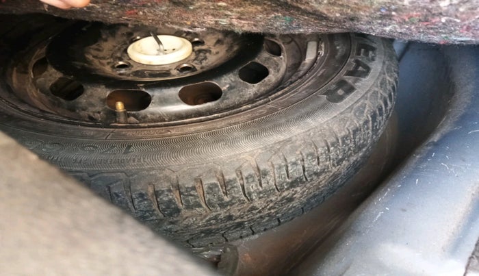 2014 Ford Figo TITANIUM 1.4 DIESEL, Diesel, Manual, 1,00,259 km, tyre