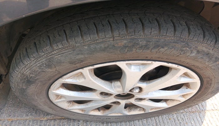 2014 Ford Figo TITANIUM 1.4 DIESEL, Diesel, Manual, 1,00,259 km, tyre