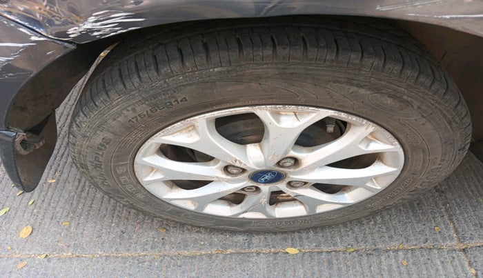 2014 Ford Figo TITANIUM 1.4 DIESEL, Diesel, Manual, 1,00,259 km, tyre