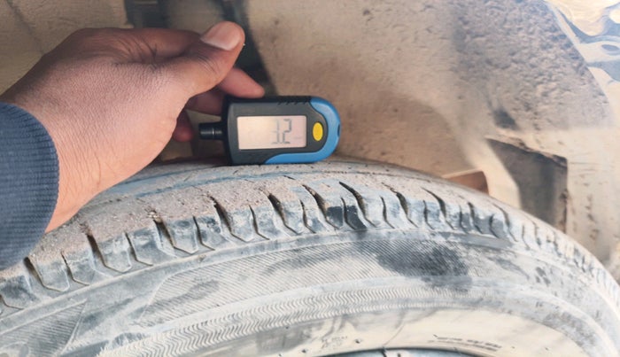 2020 Maruti Swift VXI, Petrol, Manual, 55,625 km, tyre