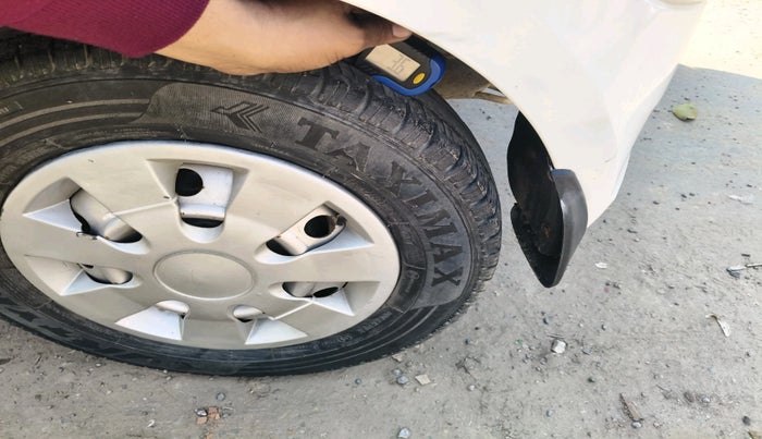 2016 Hyundai i10 MAGNA 1.1, Petrol, Manual, 79,431 km, tyre