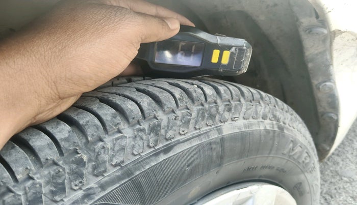 2013 Maruti Swift Dzire VDI, Diesel, Manual, 1,40,925 km, tyre