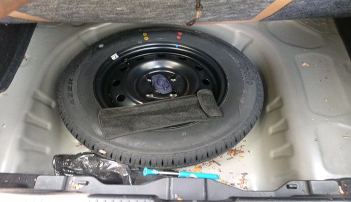 2021 Maruti Dzire VXI, Petrol, Manual, 40,938 km, tyre