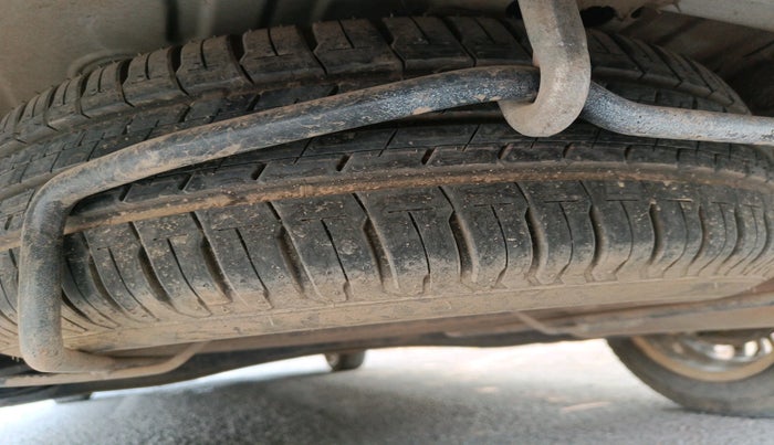 2021 Maruti Ertiga VXI CNG, Petrol, Manual, 1,52,045 km, tyre