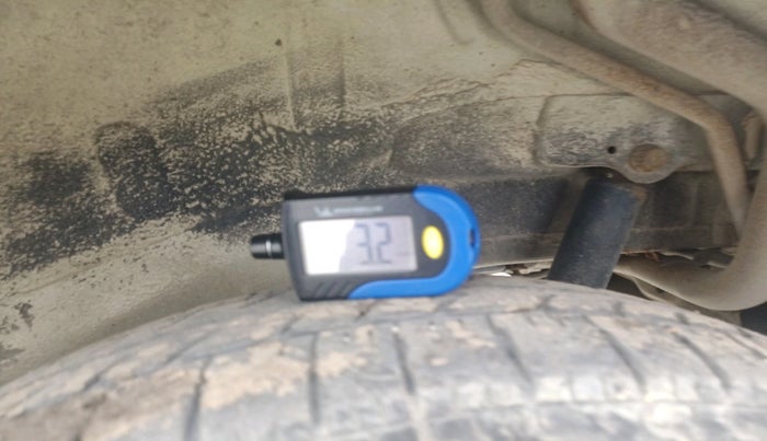 2011 Maruti Wagon R 1.0 LXI, CNG, Manual, 1,24,508 km, tyre