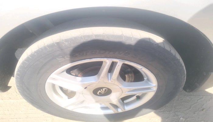 2018 Mahindra MARAZZO M6 8 STR, Diesel, Manual, 2,59,578 km, tyre