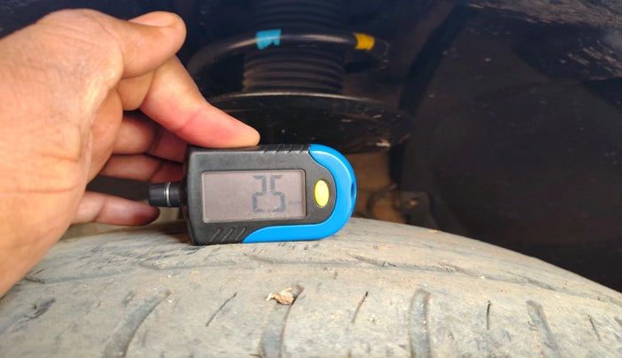 2012 Renault Duster 85 PS RXL DIESEL, Diesel, Manual, 1,08,495 km, tyre