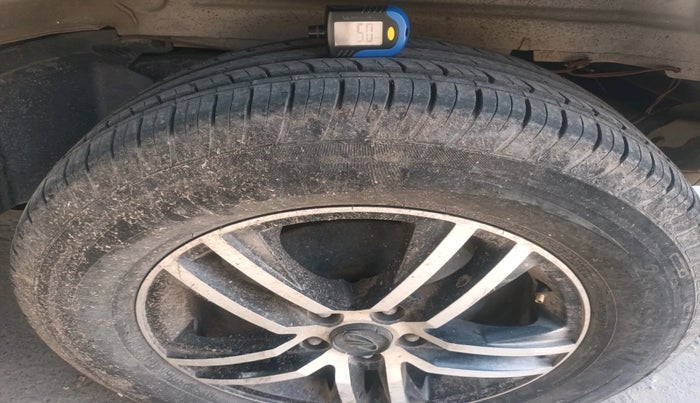 2017 Mahindra Scorpio S4 PLUS 1.99 INTELLI-HYBRID, Diesel, Manual, 66,787 km, tyre