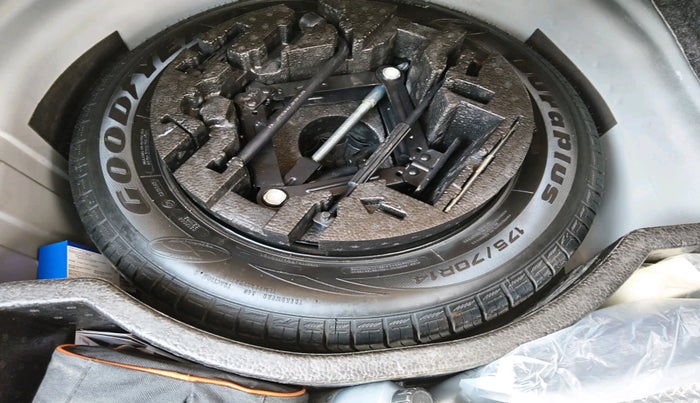 2020 Volkswagen Vento HIGHLINE PLUS 1.0L TSI AT, Petrol, Automatic, 89,775 km, tyre