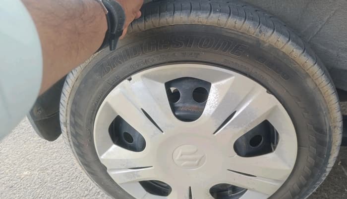 2015 Maruti Wagon R 1.0 VXI, CNG, Manual, 91,850 km, tyre