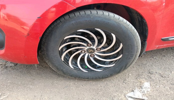 2020 Maruti Swift LXI, Petrol, Manual, 1,13,701 km, tyre