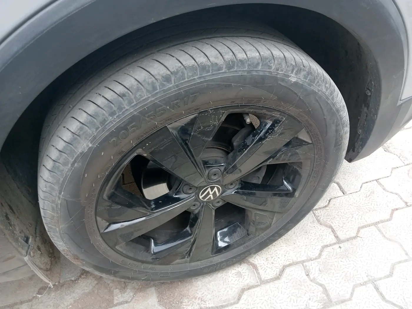 2024 Volkswagen TAIGUN GT Line 1.0L TSI MT, Petrol, Manual, 35,864 km, tyre